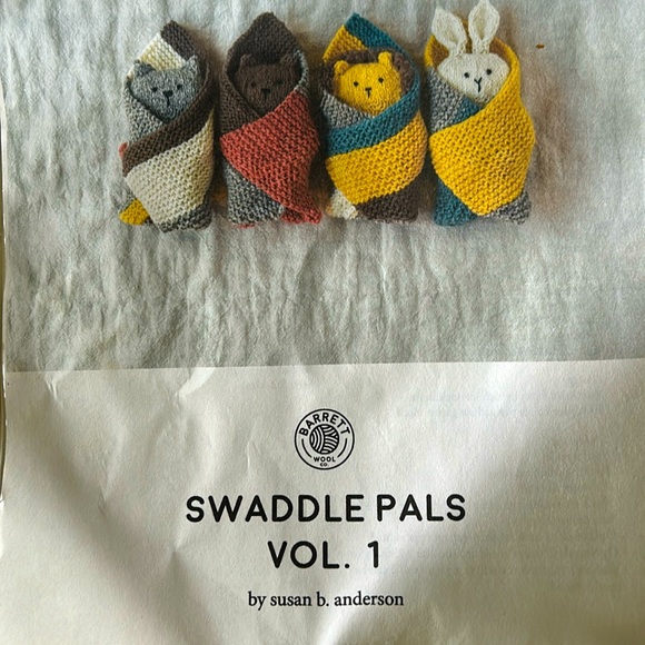 CHILDREN’S TOY PATTERN AND MERINO WOOL BLEND YARN - Picture 1 of 6